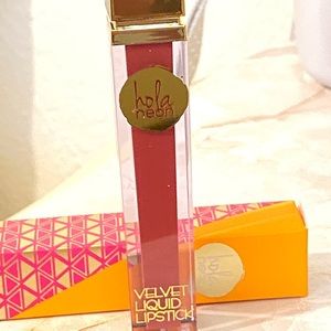 Hola neon ‘the easy sell’